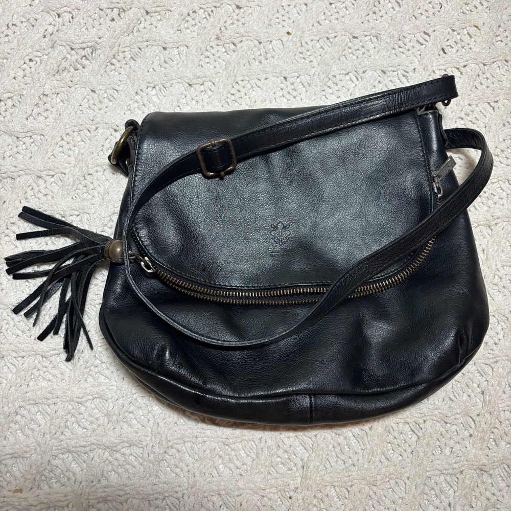 Vero Pelle Italian Made Leather Handbag Black Solid Tassel Flap Crossbody Purse